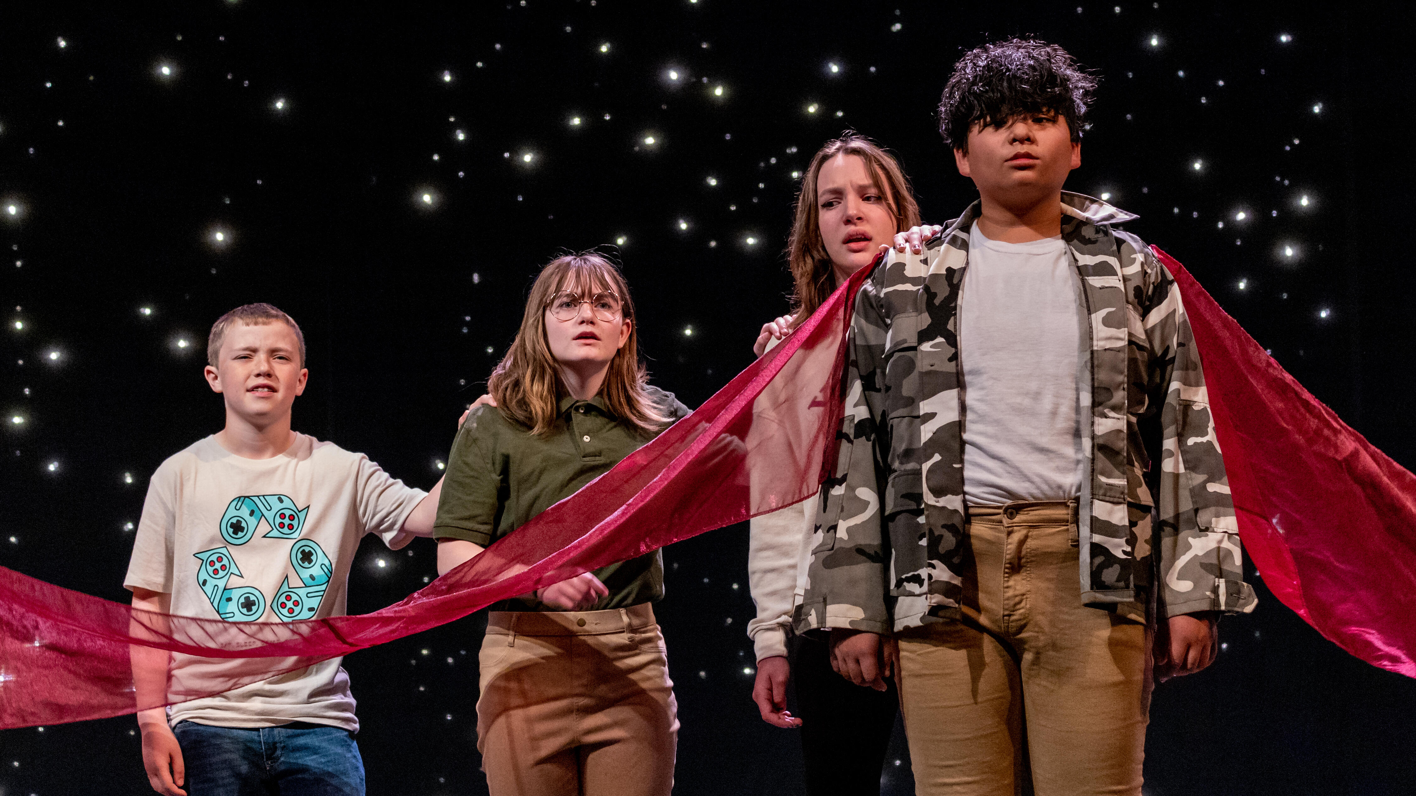  SV Middle School Drama Club takes audience through "A Wrinkle in Time"