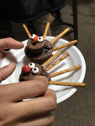 "Turkeys" made with brownies, chocolates, and pretzels